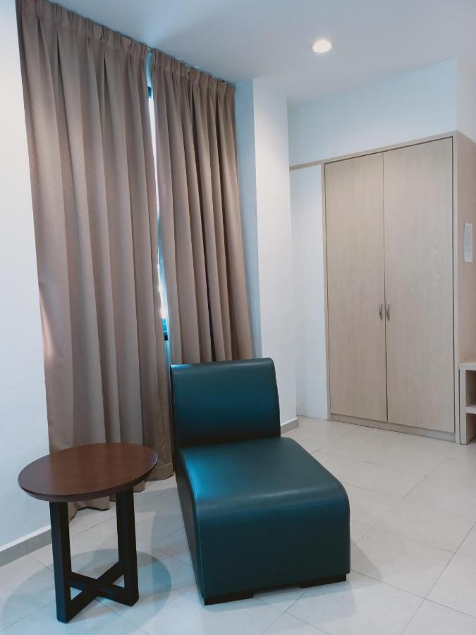 Golden View Serviced Apartments Tanjung Tokong Exterior foto
