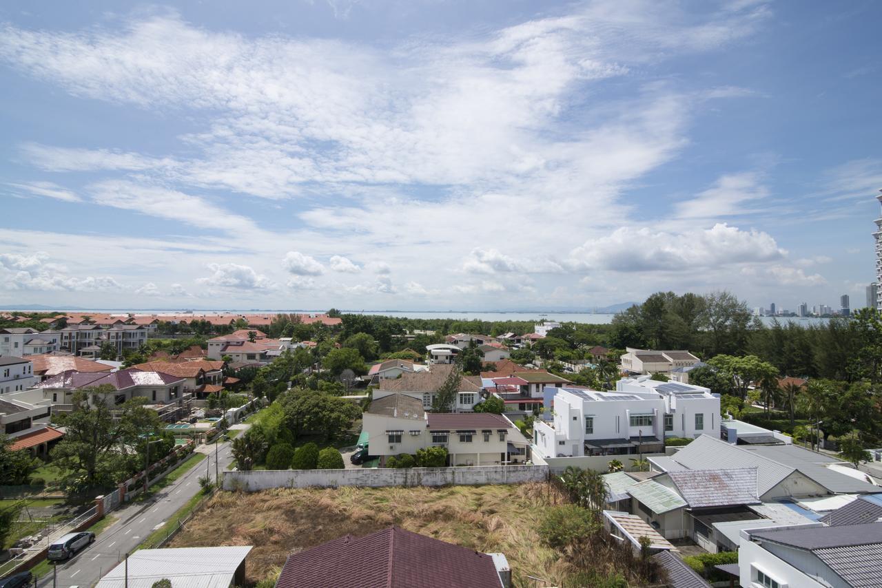 Golden View Serviced Apartments Tanjung Tokong Exterior foto